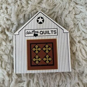 Ada Mae’s Quilt Barn (Ohio Amish Series) made by The Cats' Meow